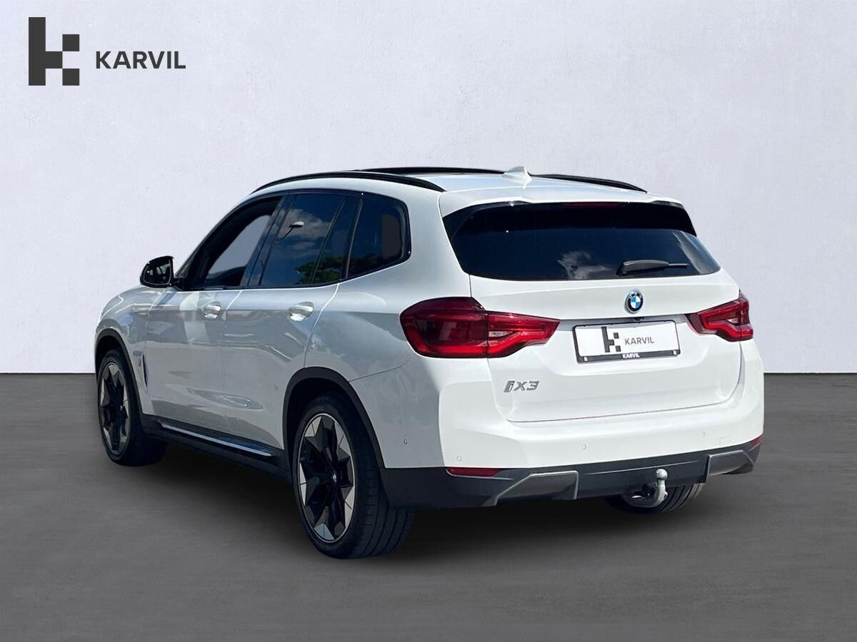 Hvid BMW iX3 fra 2021