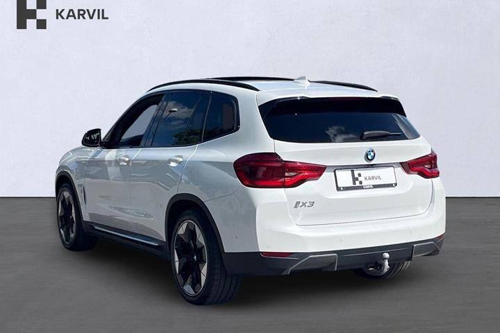Hvid BMW iX3 fra 2021
