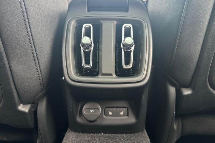 Sort Polestar 2 fra 2023