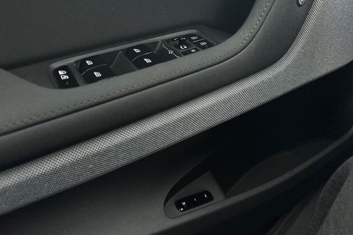 Sort Polestar 2 fra 2023