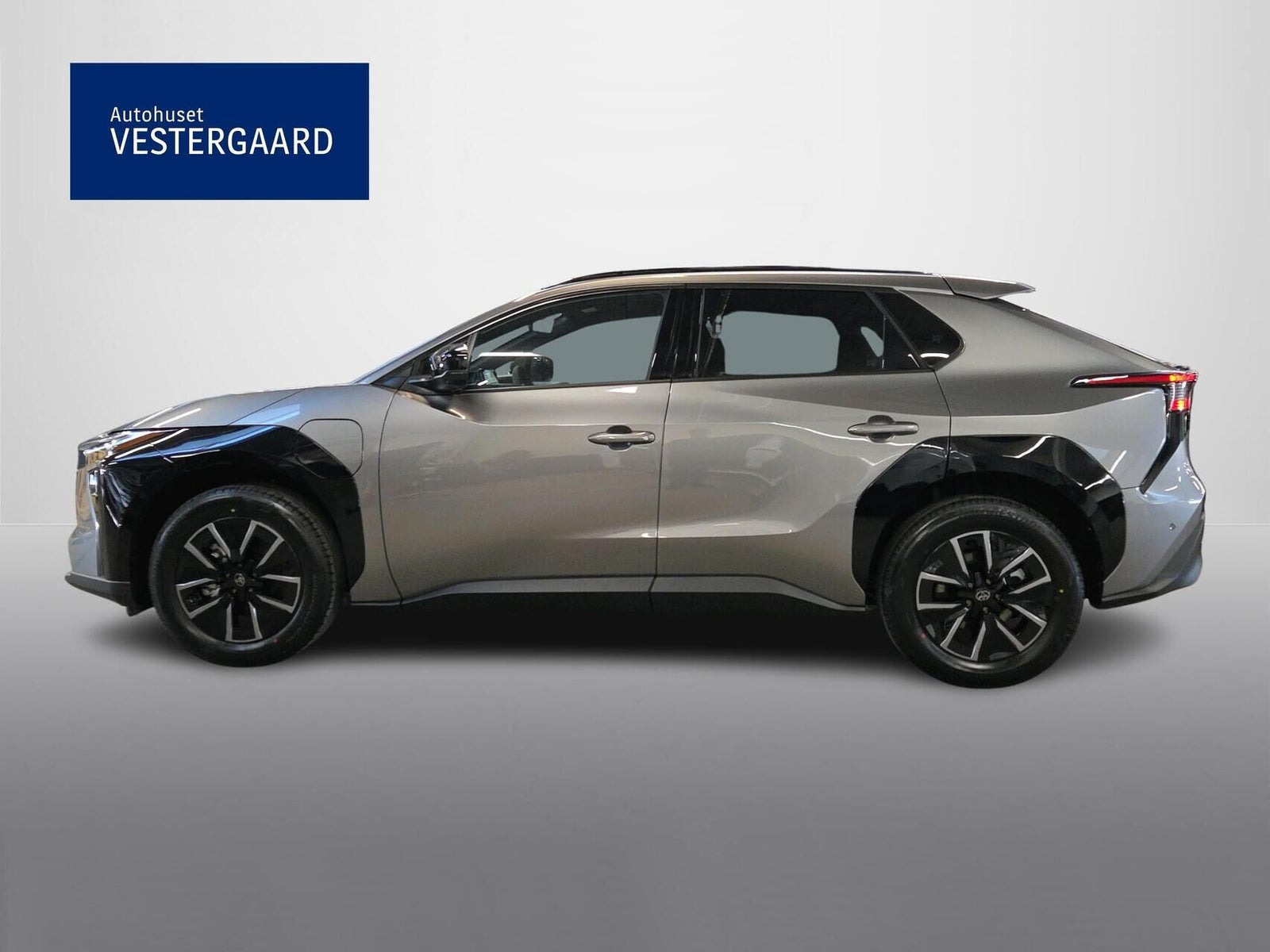 Grå Toyota BZ4X fra 2026