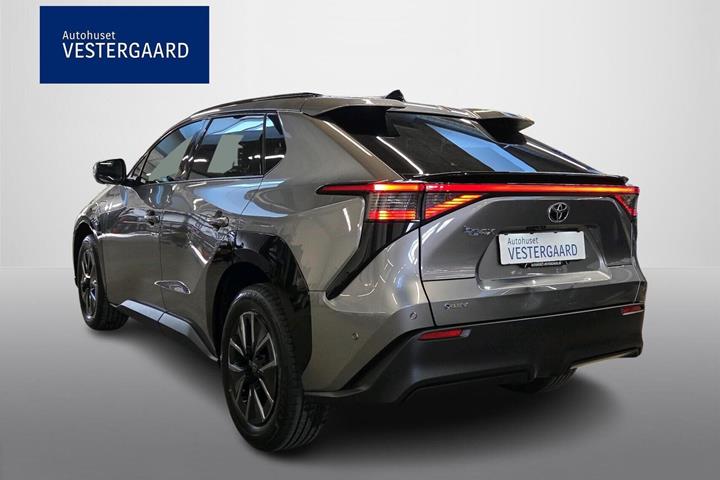 Grå Toyota BZ4X fra 2026