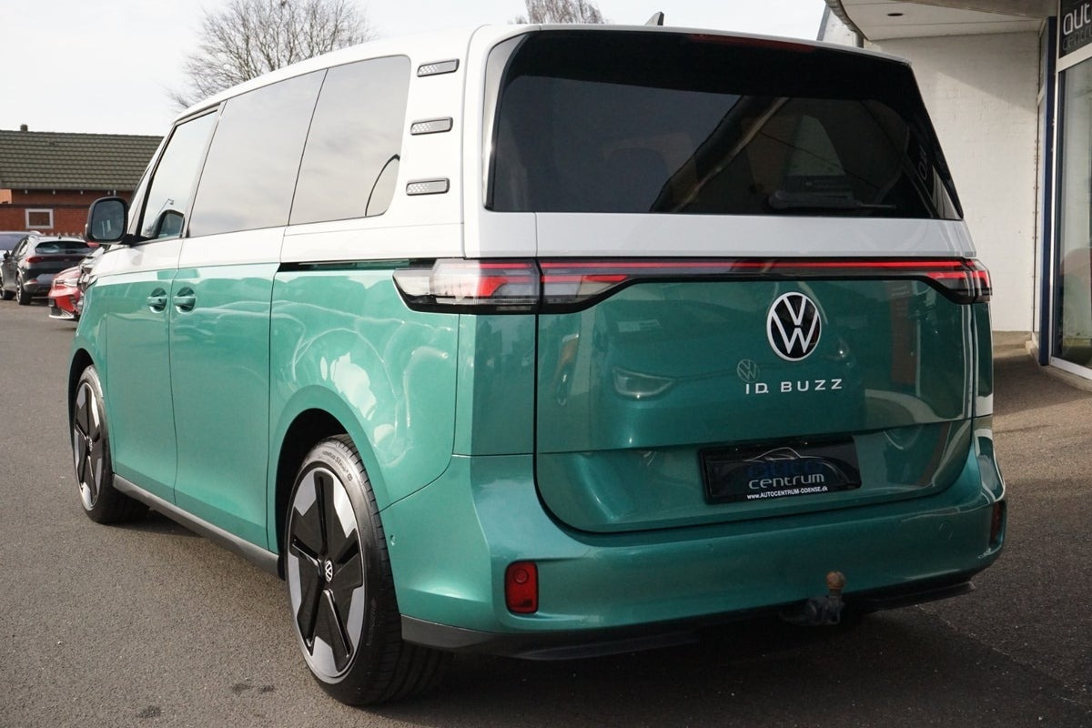 Grøn VW ID.Buzz fra 2024