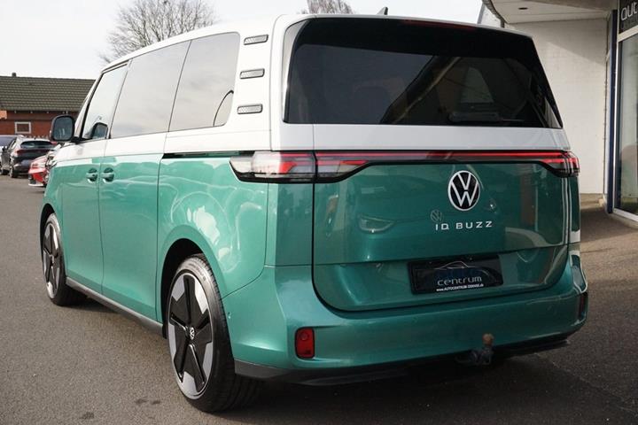 Grøn VW ID.Buzz fra 2024