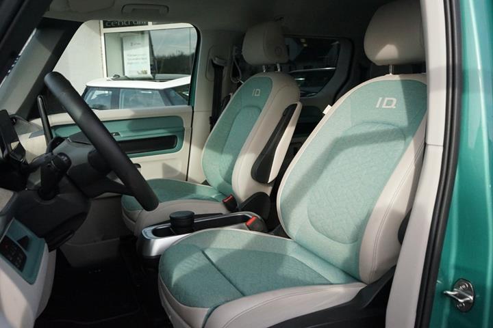 Grøn VW ID.Buzz fra 2024