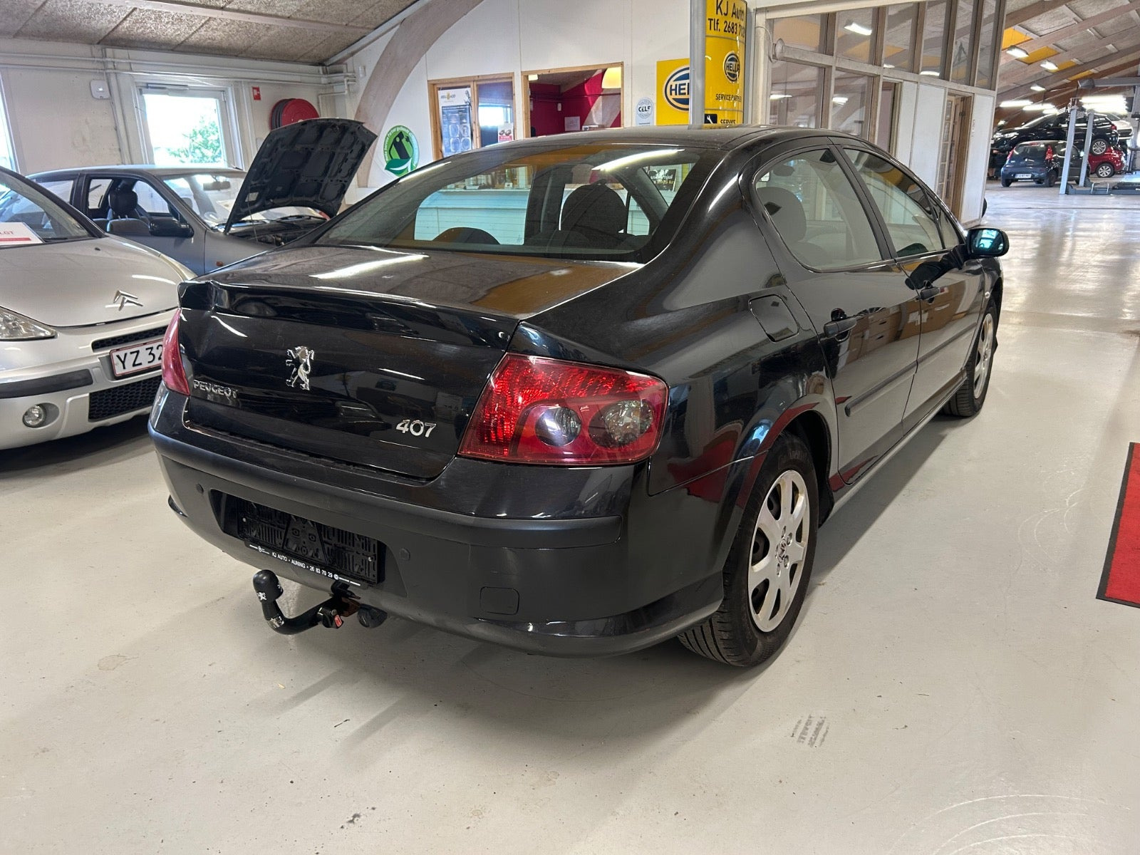 Sort Peugeot 407 fra 2006