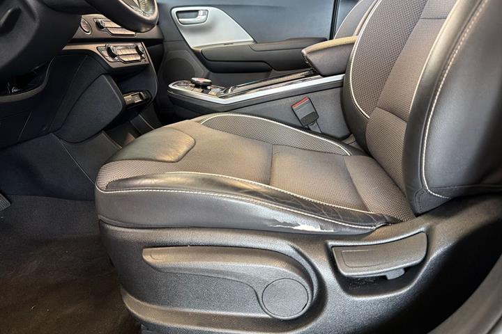 Grå Kia e-Niro fra 2019