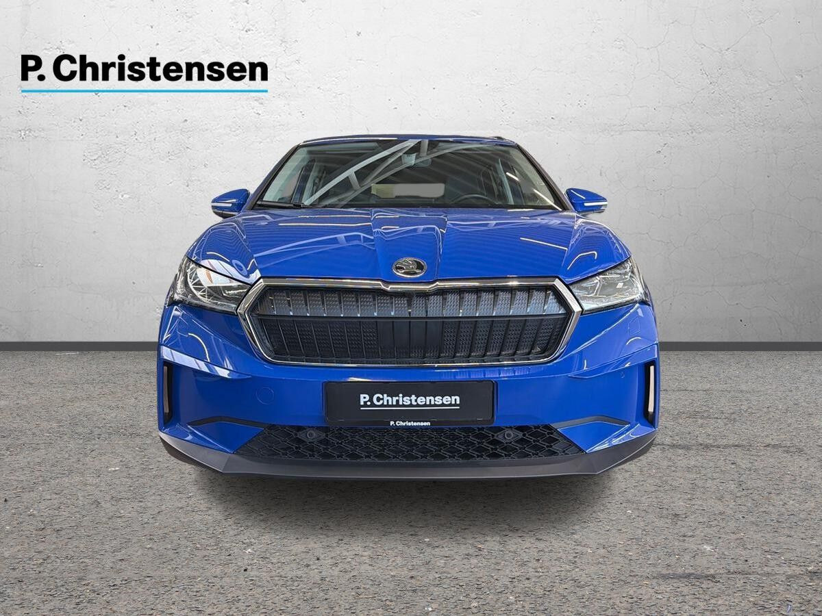 Blå Skoda Enyaq fra 2023