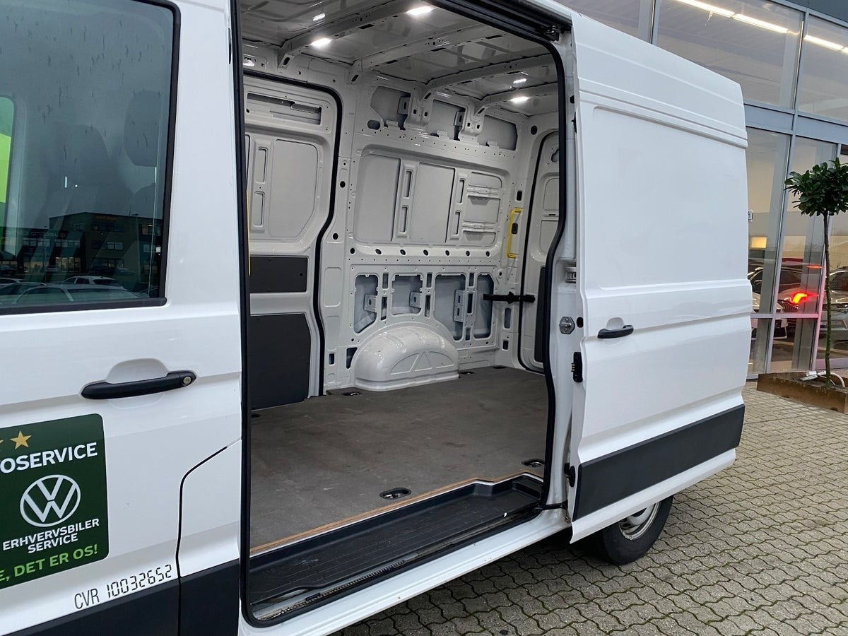 Hvid VW Crafter 35 fra 2024