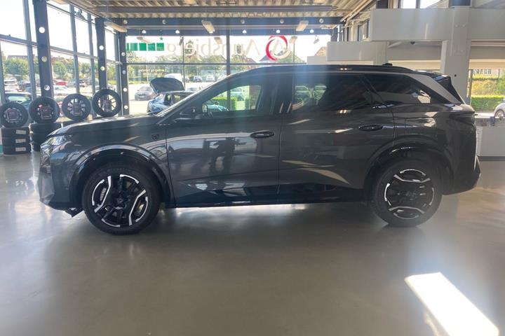 Grå Peugeot e-5008 fra 2025