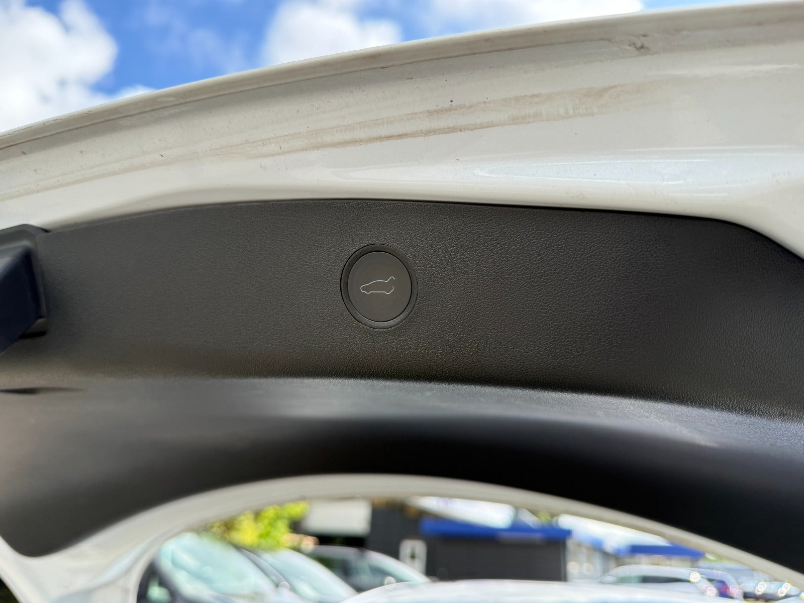 Hvid Tesla Model 3 fra 2021