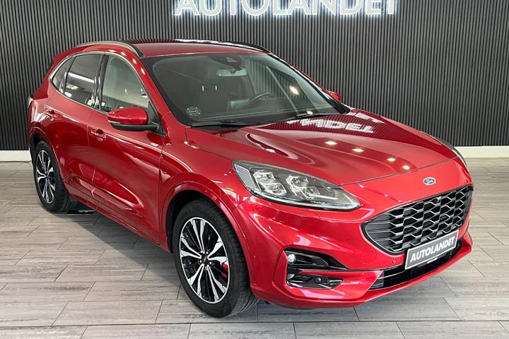 Rød Ford Kuga fra 2020