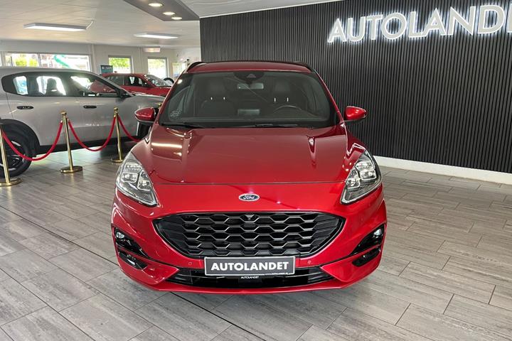 Rød Ford Kuga fra 2020