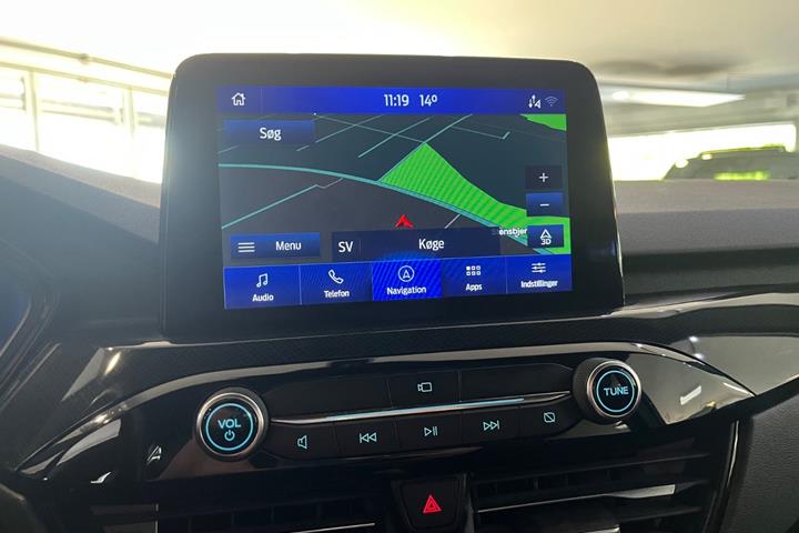 Rød Ford Kuga fra 2020