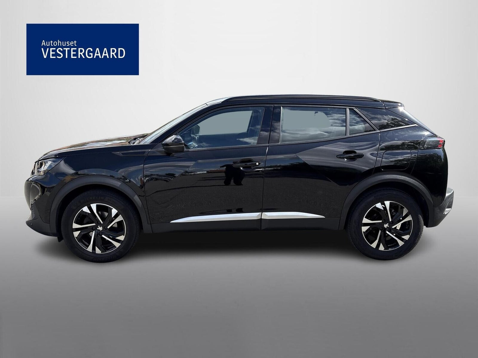 Sort Peugeot 2008 fra 2020