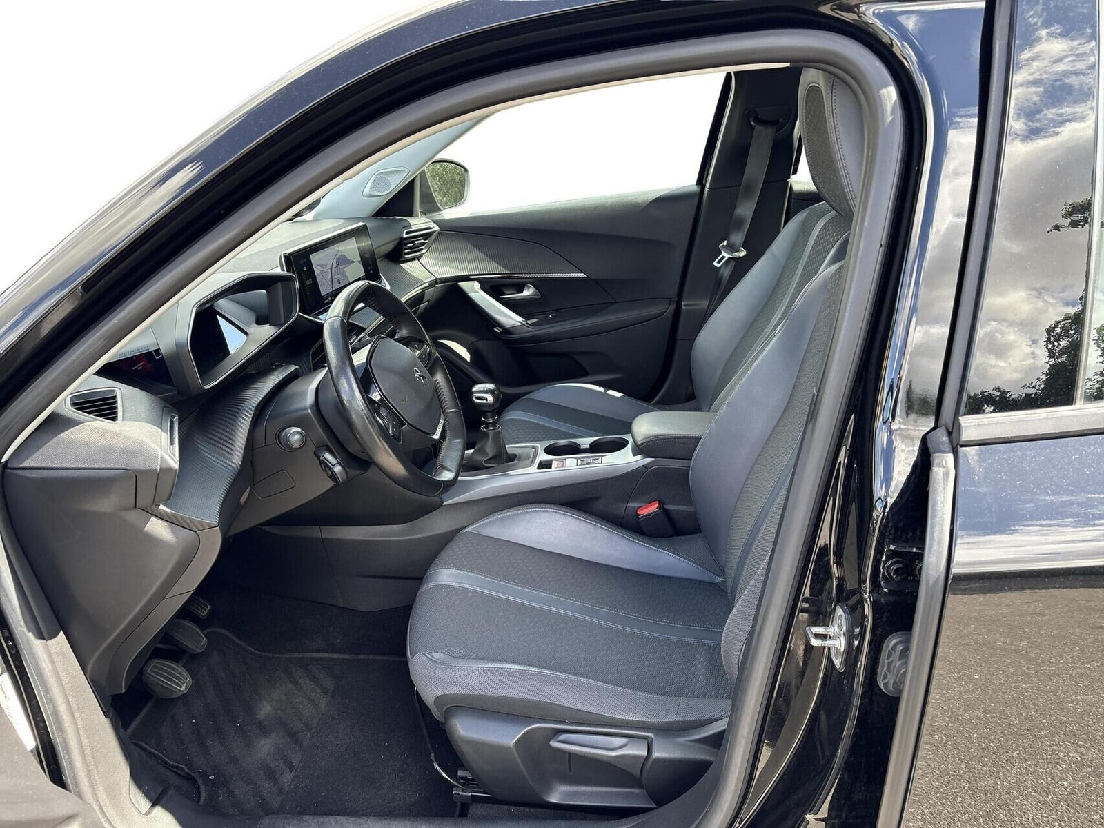 Sort Peugeot 2008 fra 2020