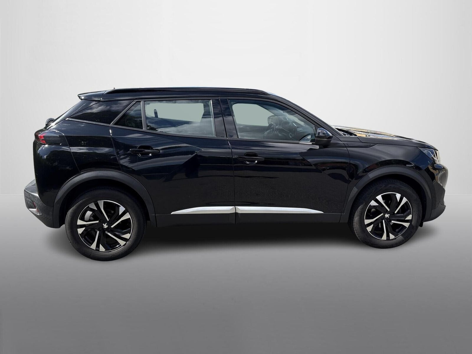 Sort Peugeot 2008 fra 2020