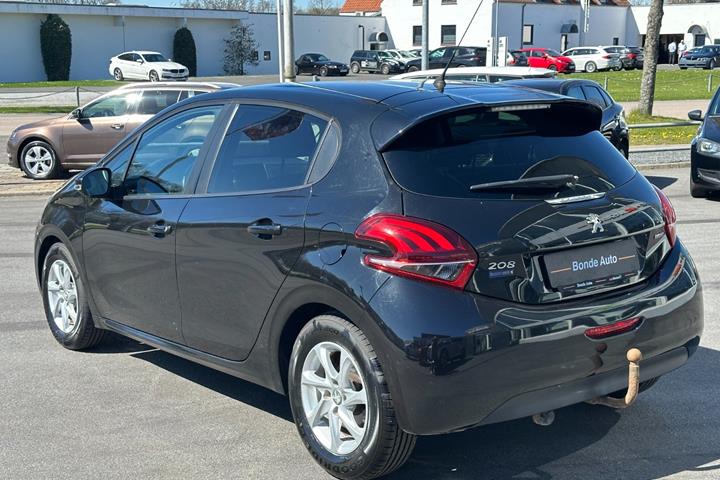 undefined Peugeot 208 fra 2016