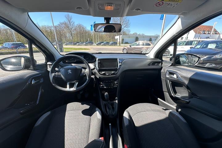 undefined Peugeot 208 fra 2016