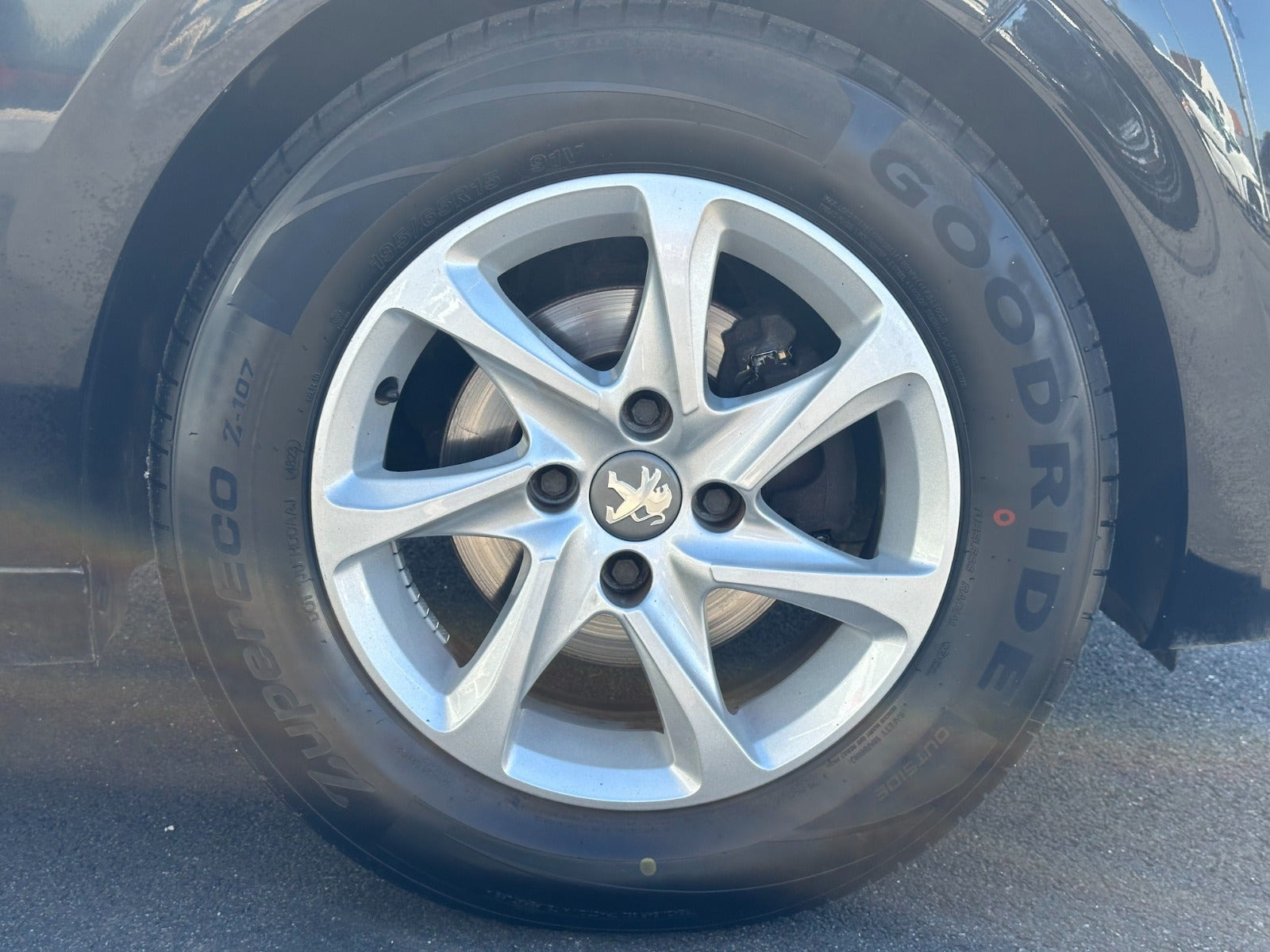 undefined Peugeot 208 fra 2016