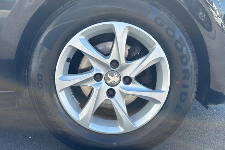 undefined Peugeot 208 fra 2016