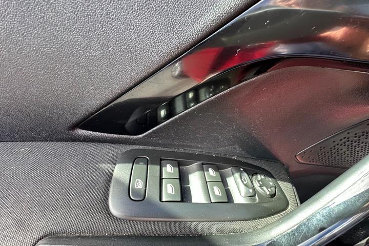 undefined Peugeot 208 fra 2019