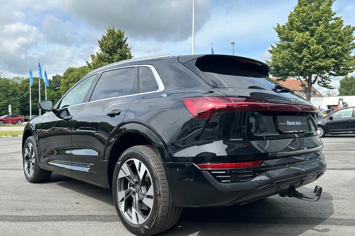undefined Audi Q8 e-tron fra 2024