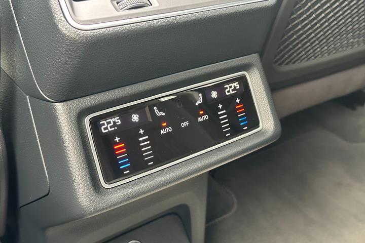 undefined Audi Q8 e-tron fra 2024