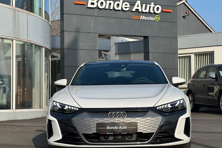 Hvid Audi e-tron GT fra 2023