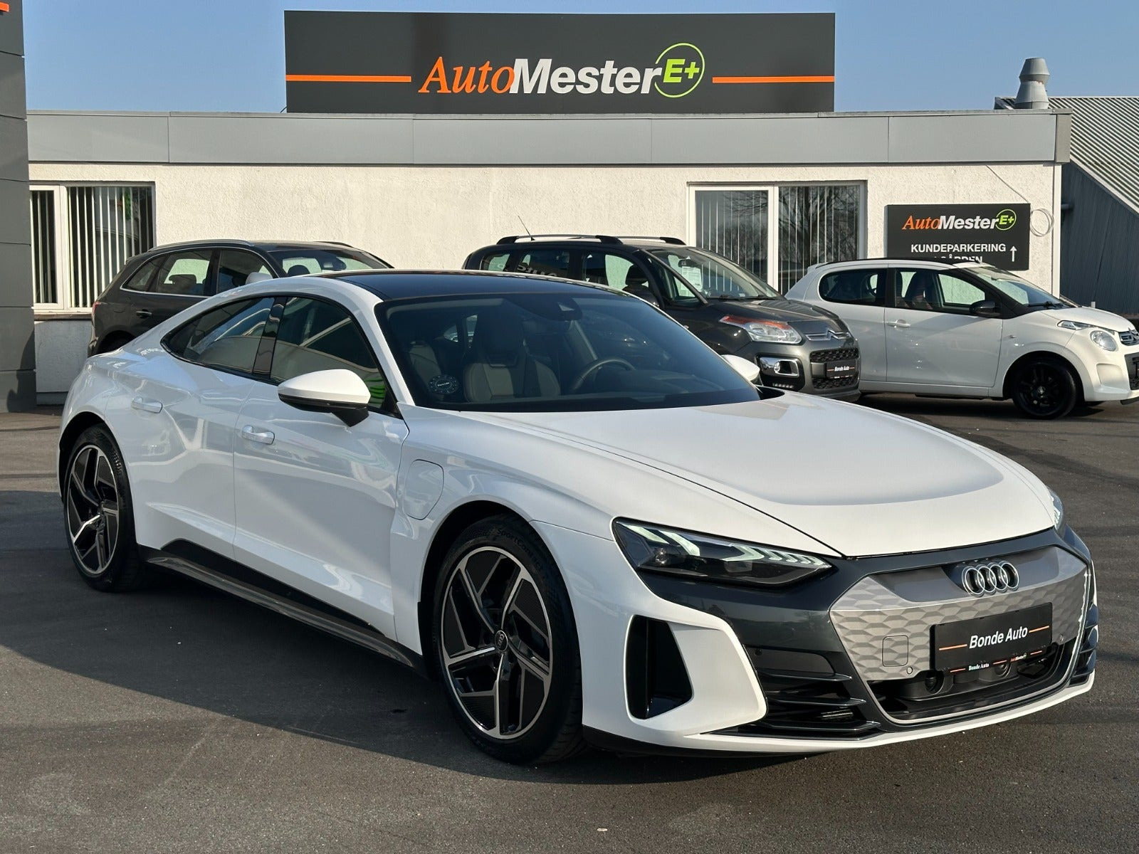 Hvid Audi e-tron GT fra 2023