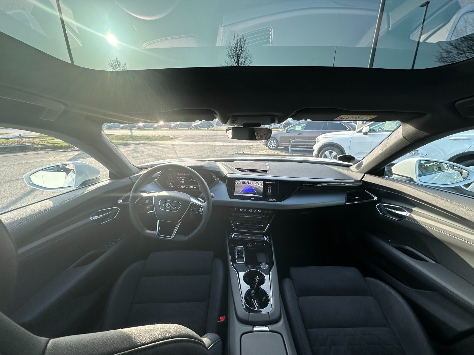 Hvid Audi e-tron GT fra 2023