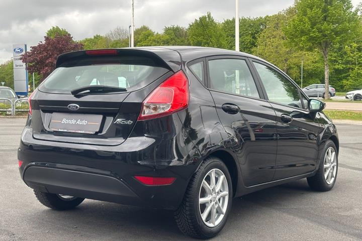 Sort Ford Fiesta fra 2015