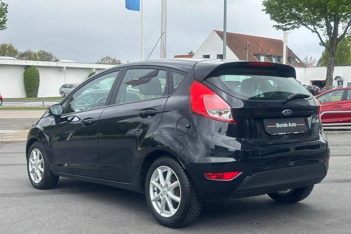 Sort Ford Fiesta fra 2015