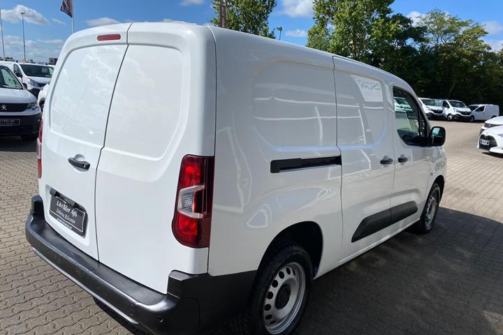 Hvid Citroën Berlingo fra 2021