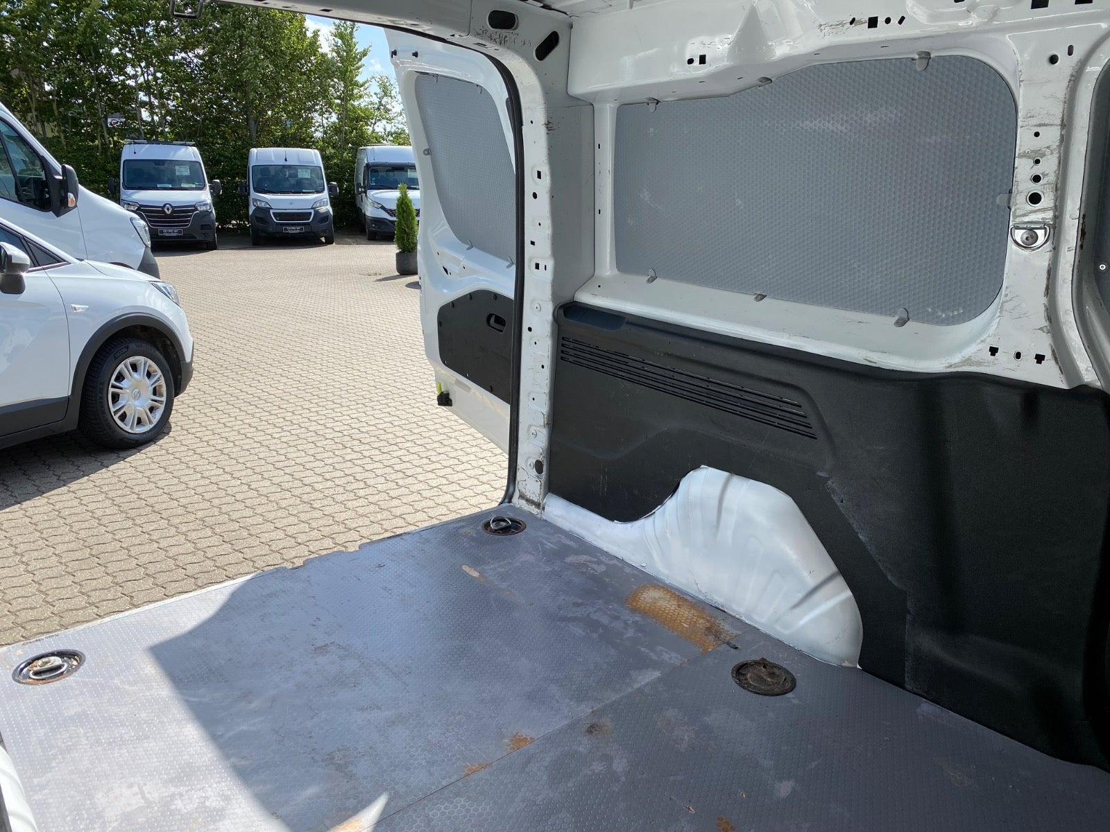 Hvid Citroën Berlingo fra 2021