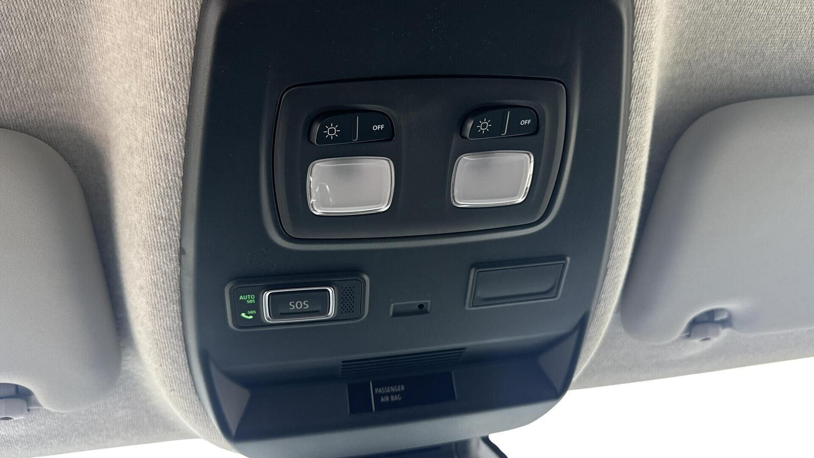 Hvid Renault Trafic fra 2025