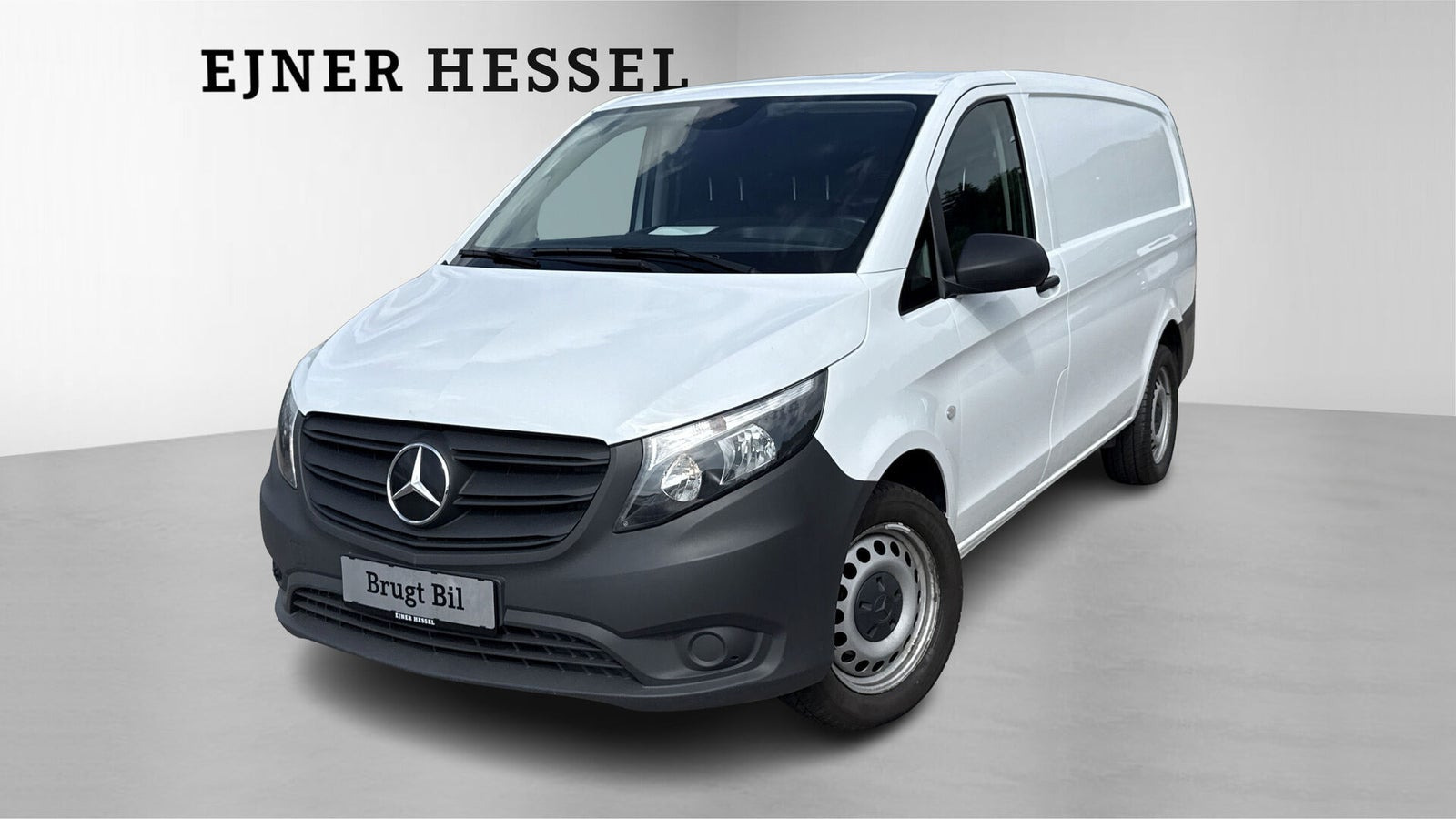 Hvid Mercedes Vito 114 fra 2023