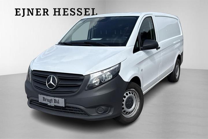 Hvid Mercedes Vito 114 fra 2023