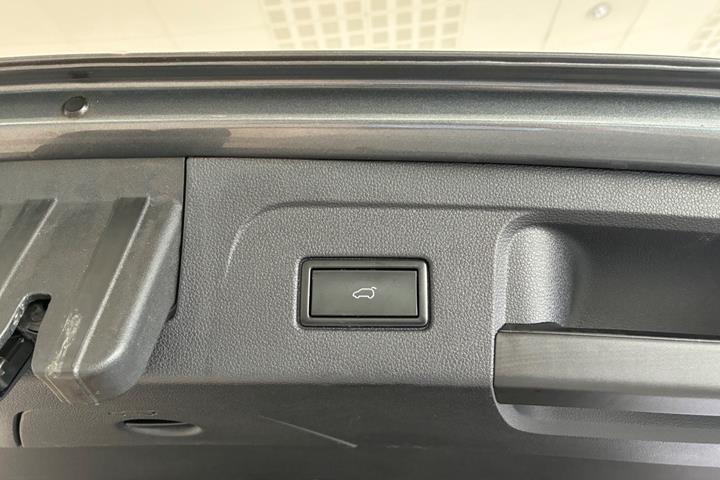 undefined VW Touran fra 2020