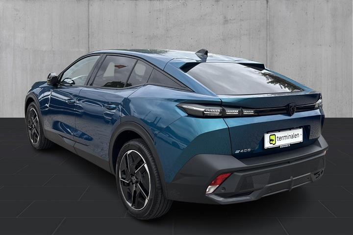 Grøn Peugeot e-408 fra 2026