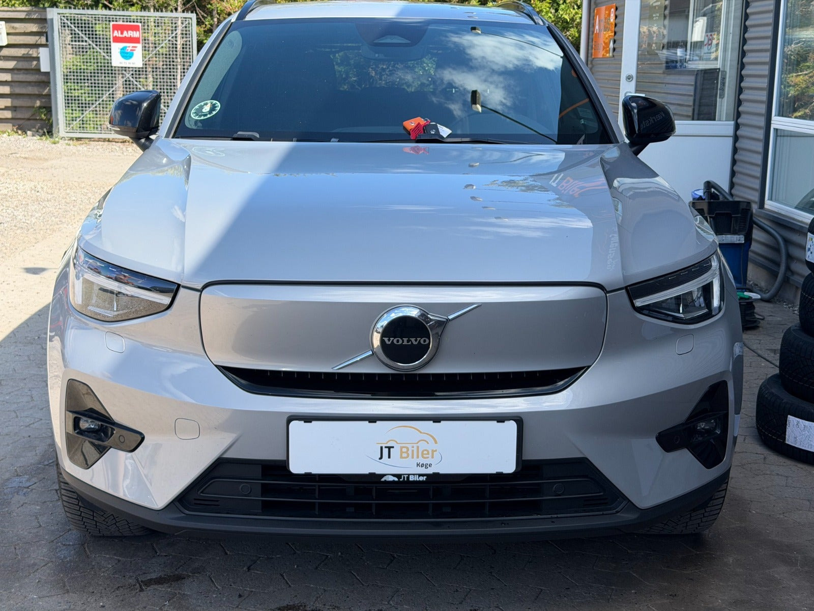 Sølv Volvo XC40 fra 2023