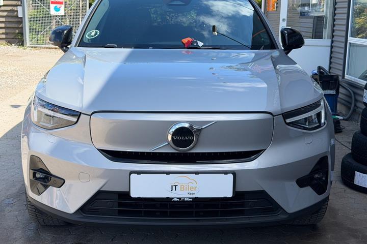 Sølv Volvo XC40 fra 2023