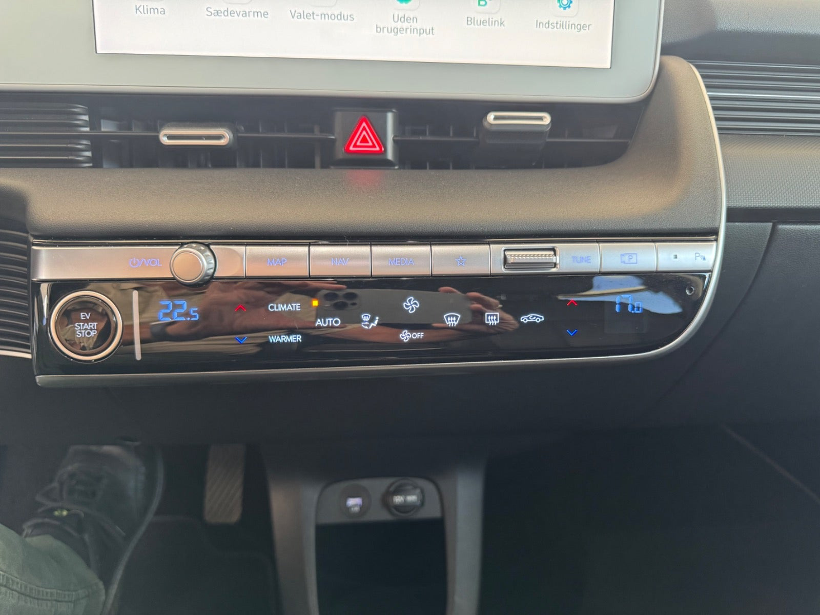 Grå Hyundai Ioniq 5 fra 2023
