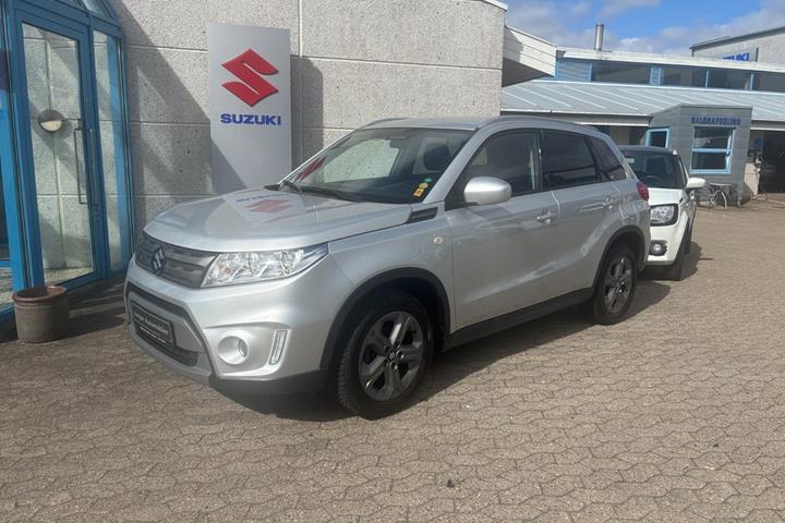 Sølv Suzuki Vitara fra 2018