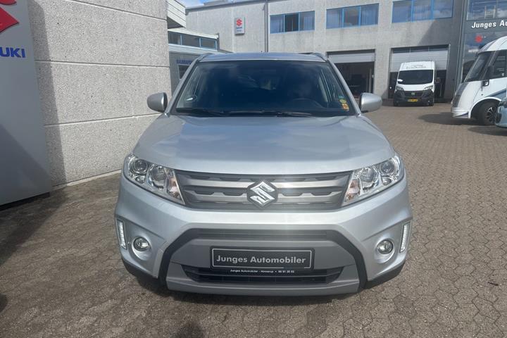 Sølv Suzuki Vitara fra 2018