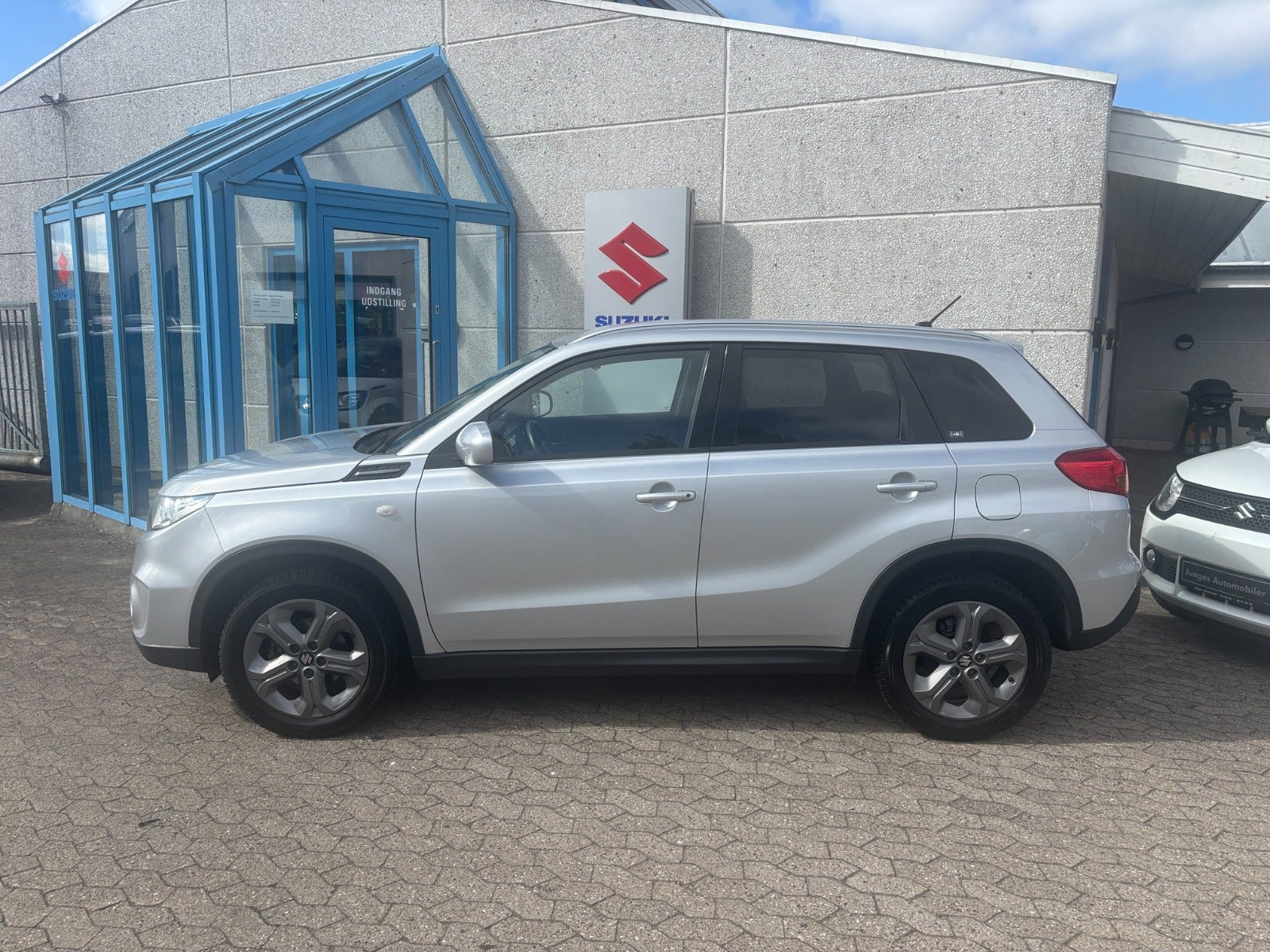 Sølv Suzuki Vitara fra 2018