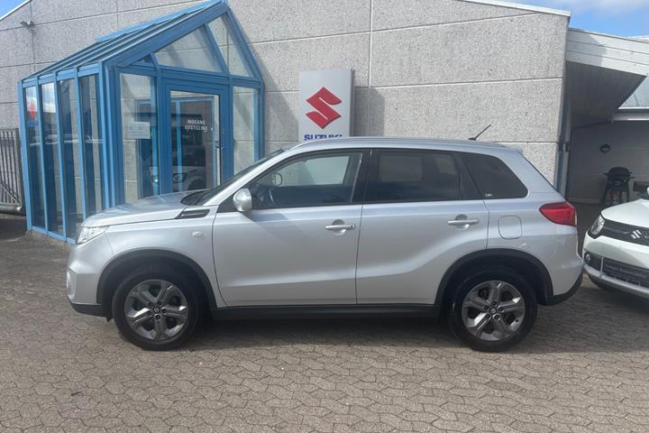 Sølv Suzuki Vitara fra 2018