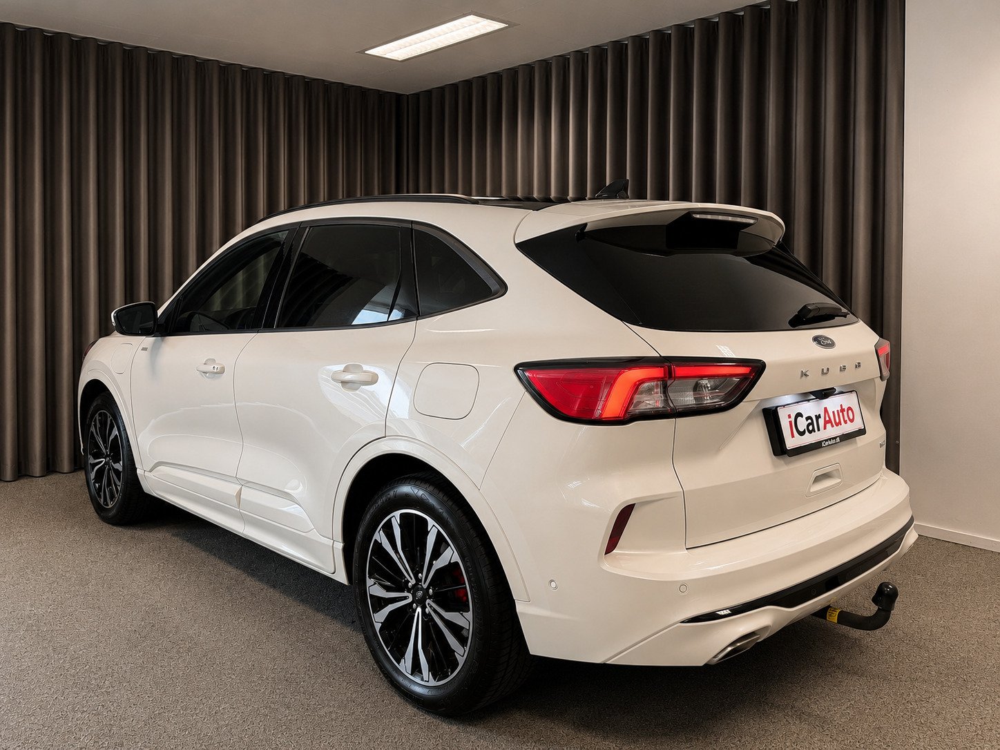 Hvid Ford Kuga fra 2020
