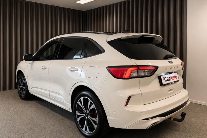 Hvid Ford Kuga fra 2020