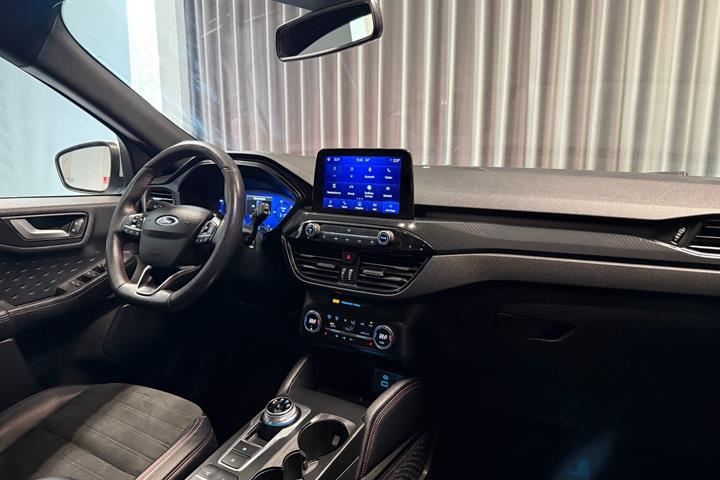 Hvid Ford Kuga fra 2020